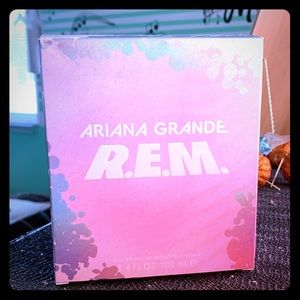 Ariana Grande R.E.M. perfume (BOX ONLY)